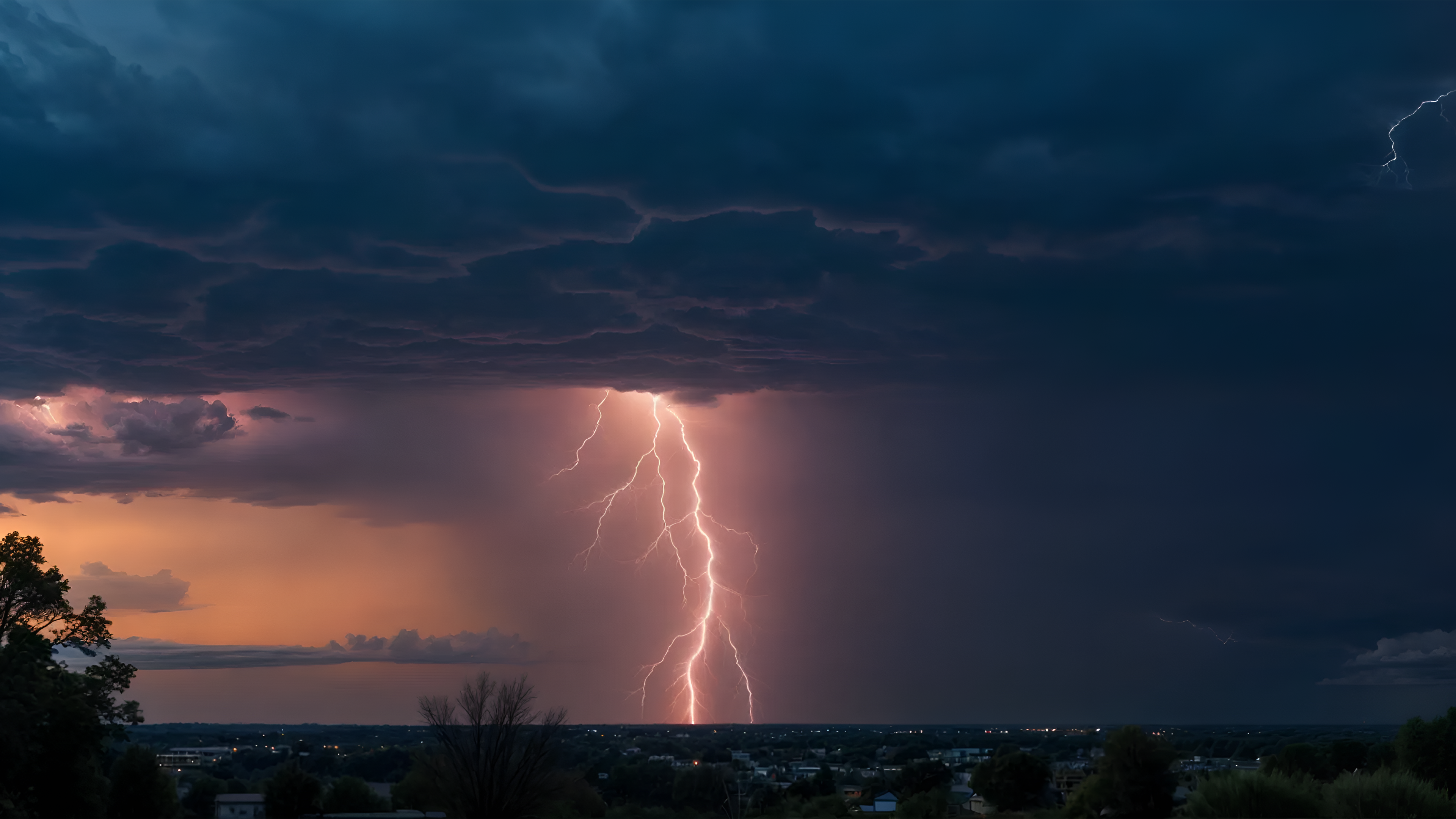 ⚡Ισχυρές κατά τόπους καταιγίδες στη χώρα τη Παρασκευή 22/05/2026