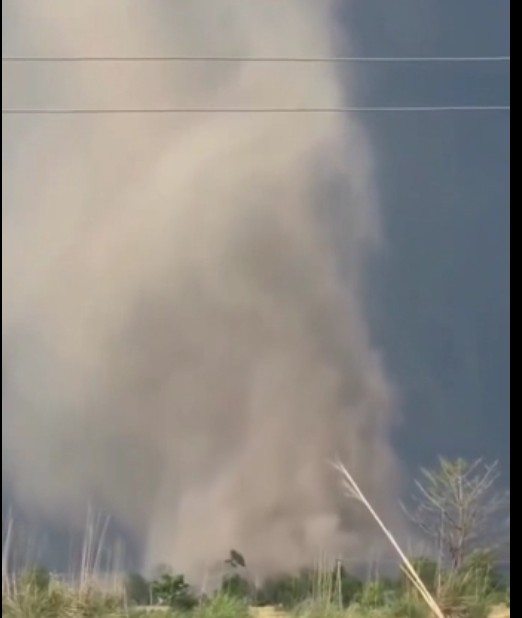 Ινδία: Ανεμοστρόβιλος χτυπά την περιοχή Άνκουρ