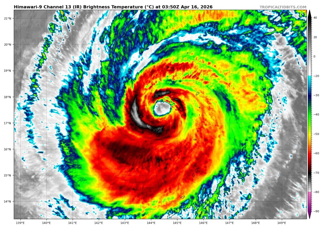 Ο υπερτυφώνας Σινλάκου πλήττει τις Μαριάνες Νήσους, πλημμυρίζοντας το νοσοκομείο και διακόπτοντας την λειτουργία βασικών υπηρεσιών.