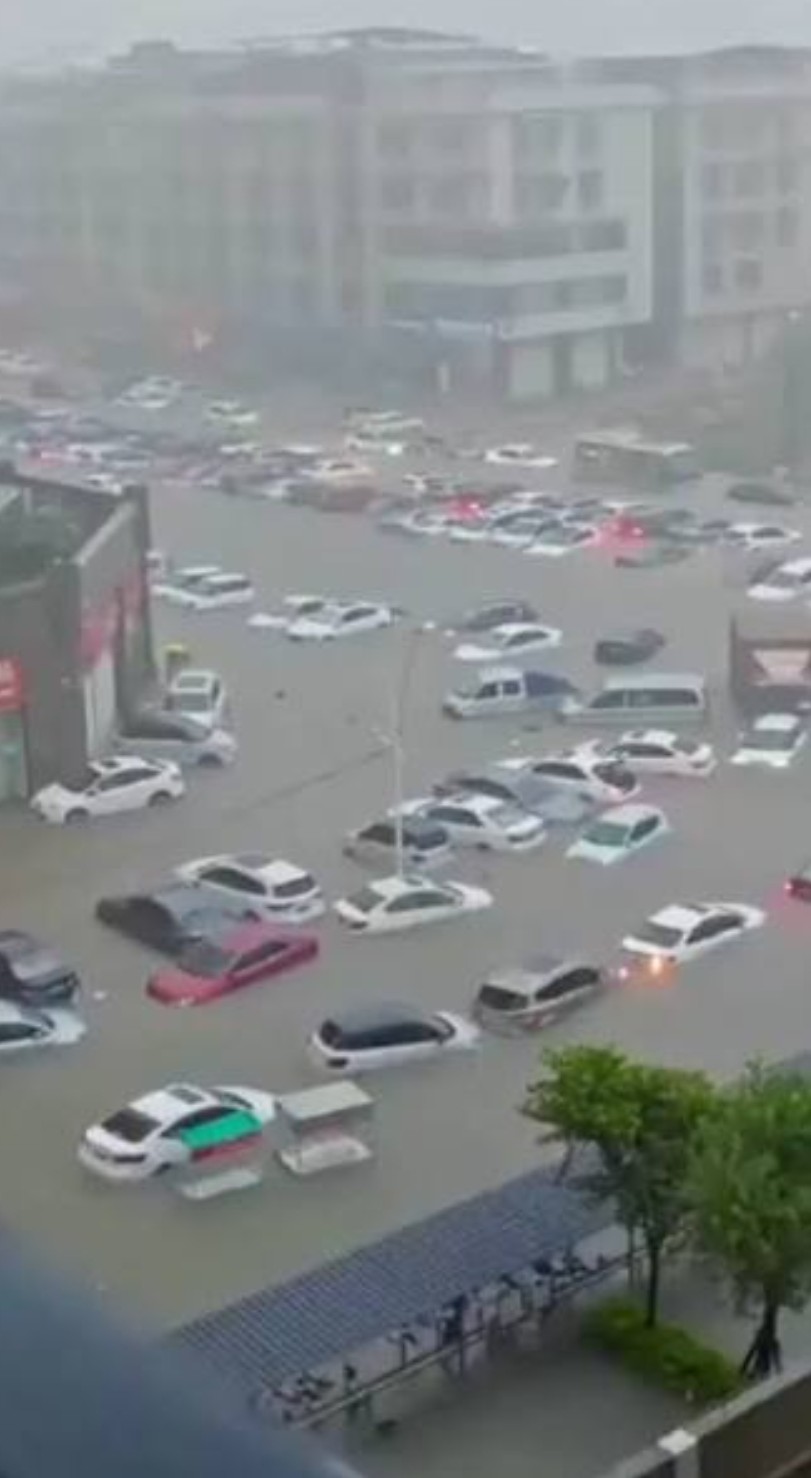 Εκτεταμένες πλημμύρες και σοβαρές ζημιές στην επαρχία Guangxi της Κίνας 