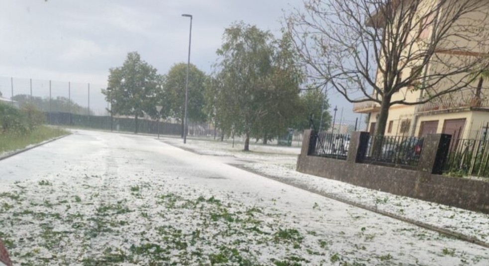 Ισχυρή χαλαζοθύελλα έπληξε το Τρεβίζο στη ΒΑ Ιταλία μεταξύ Gaiarine,...