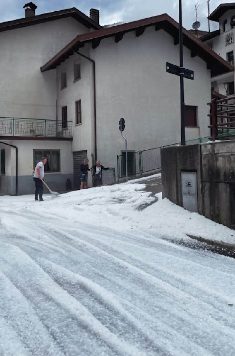 Σφοδρη χαλαζόπτωση χθες στη Κεντρική και Βόρεια Ιταλία 