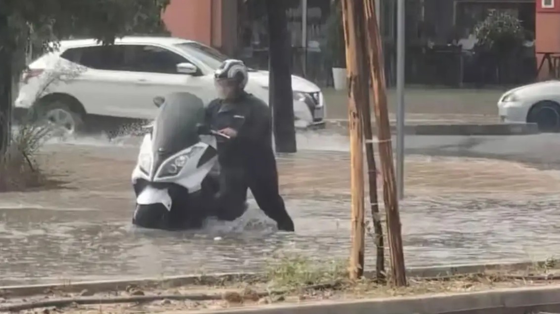 Καταιγίδες στην Ήπειρο – Χαλάζι και πλημμύρες στα Γιάννενα 