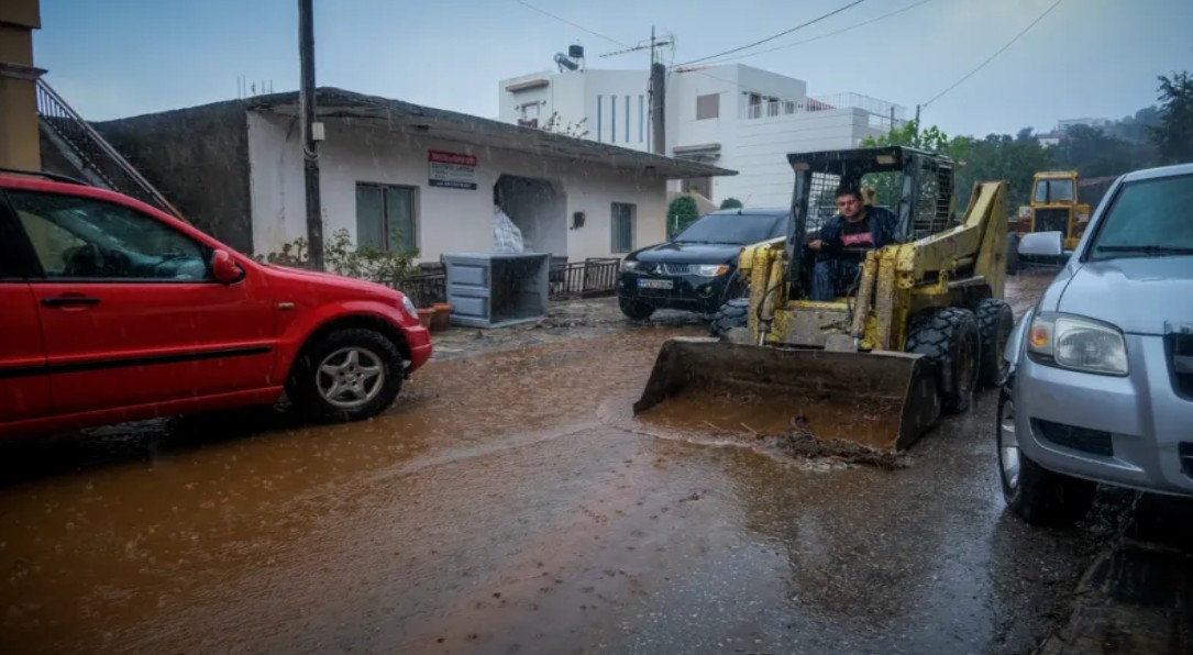 Κρήτη: Συνεχίζονται και σήμερα τα έντονα φαινόμενα, ήχησε 112 στον Μυλοπόταμο 
