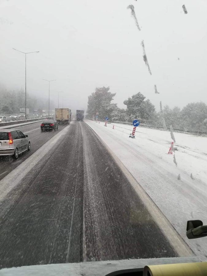 Προβλήματα στην Εθνική οδό στο ύψος της Μαλακάσας.