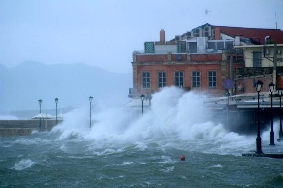Προσοχή! Θυελλώδεις άνεμοι αύριο Μ. Τετάρτη στα πελάγη. Αναλυτικό δελτίο ανέμων.
