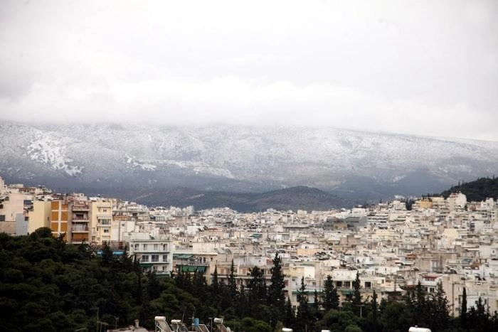 Τοπικές βροχές και χιονοπτώσεις στα ορεινά και τα ημιορεινά της Αττικής για αύριο Τετάρτη