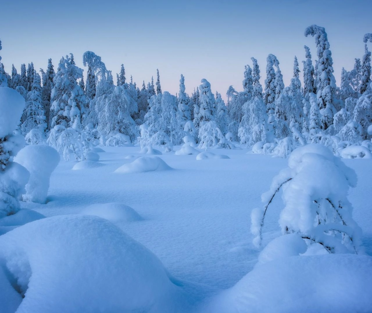 Πυκνές χιονοπτώσεις ❄️ ακόμη και σε ημιπεδινά τμήματα της βόρειας Ελλάδας αύριο Δευτέρα 13-12-21