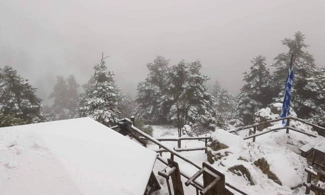 Στα λευκά θα ντυθεί αύριο το βράδυ η Πάρνηθα. Τοπικές βροχοπτωσεις στα πεδινά.