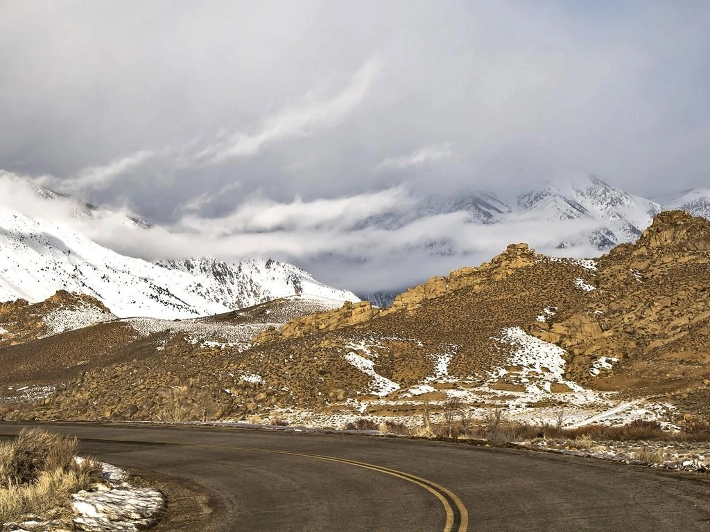 Τοπικά φαινόμενα στα ανατολικά και νότια και παροδικές χιονοπτώσεις στα ορεινά για αύριο Πέμπτη.