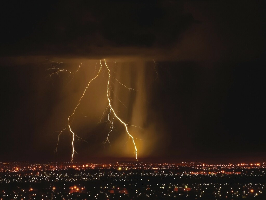 Έκτακτο δελτίο έντονων καιρικών φαινομένων για αύριο Τρίτη.