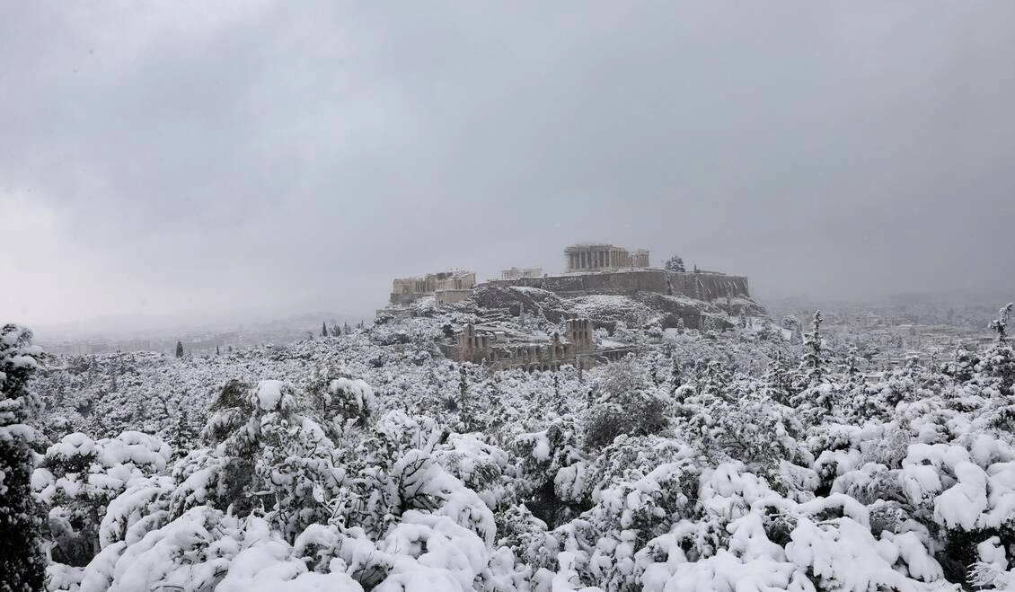 Ισχυρές χιονοπτώσεις τις επόμενες ώρες στον Ν. Αττικής. Δείτε του χάρτες.
