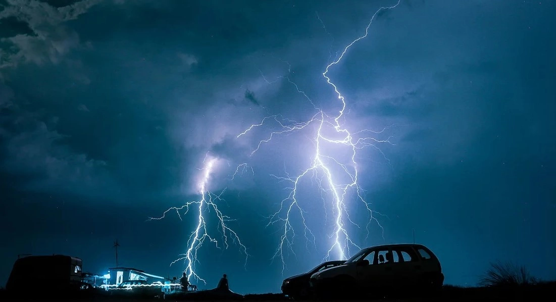 Βροχές και τοπικά έντονες καταιγίδες αύριο στον Ν. Αττικής.