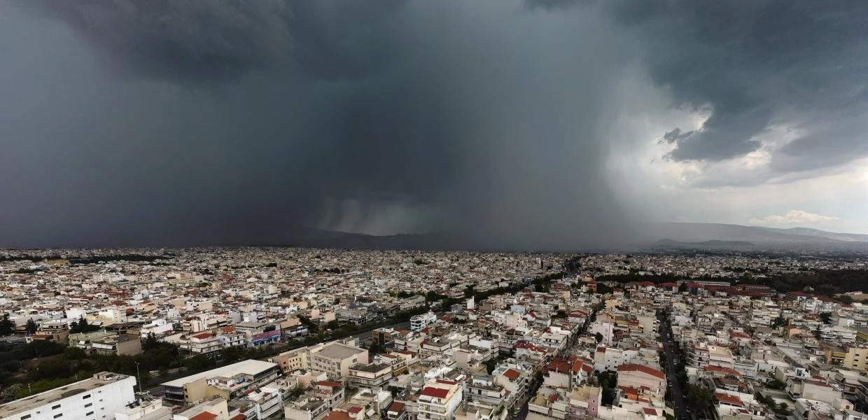 Τοπικές βροχοπτώσεις και καταιγίδες τις επόμενες ώρες στον Ν. Αττικής.