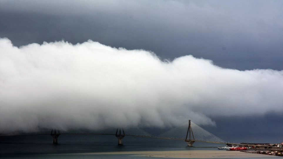 Ισχυρές βροχές και καταιγίδες στα πεδινά, χιονοπτώσεις στα ορεινά Ηπειρωτικά για αύριο Τρίτη 22/2/2022. Δελτίο καιρού.