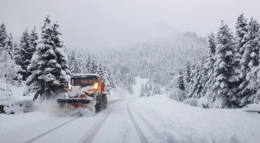 Χιονοπτώσεις κατά τόπους ισχυρές σε ημιορεινά και ορεινά και καταιγίδες στα παραθαλάσσια για αύριο Τρίτη