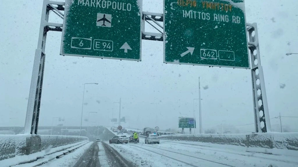 Ισχυρές χιονοπτώσεις στο Ν. Αττικής το επόμενο 24ωρο. Έναρξη πριν τα ξημερώματα. Χάρτης χιονόστρωσης.