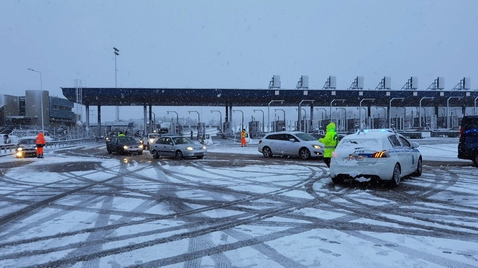  Κλειστοί δρόμοι σε Φυλή και Πεντέλη - Κλειστά σχολεία στα βόρεια προάστια και σε περιοχές της Ανατολικής και Δυτικής Αττικής -