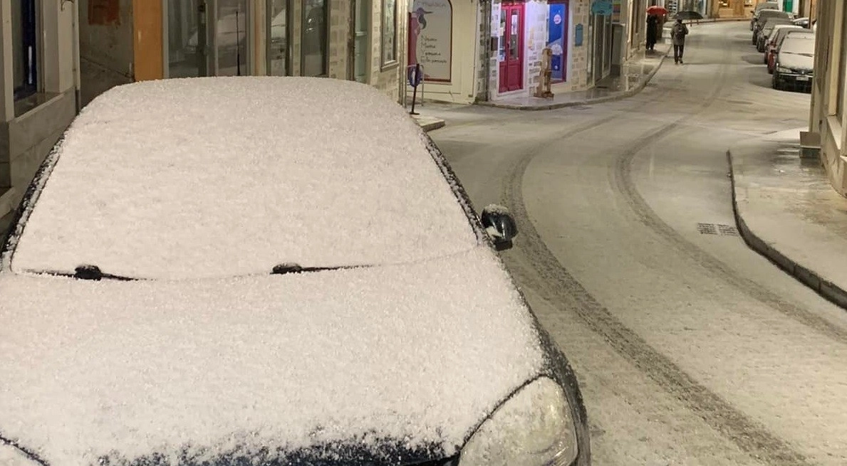 Το έστρωσε στο νησί της Σύρου. Δείτε εικόνες