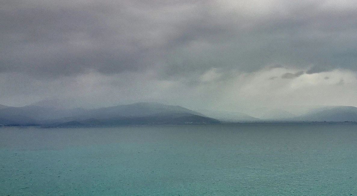 Τοπικές βροχές στα κεντρικά και βόρεια. Ενισχύονται οι Β. Ανατολικοί άνεμοι στο Αιγαίο. Δελτίο καιρού 18/3/2022