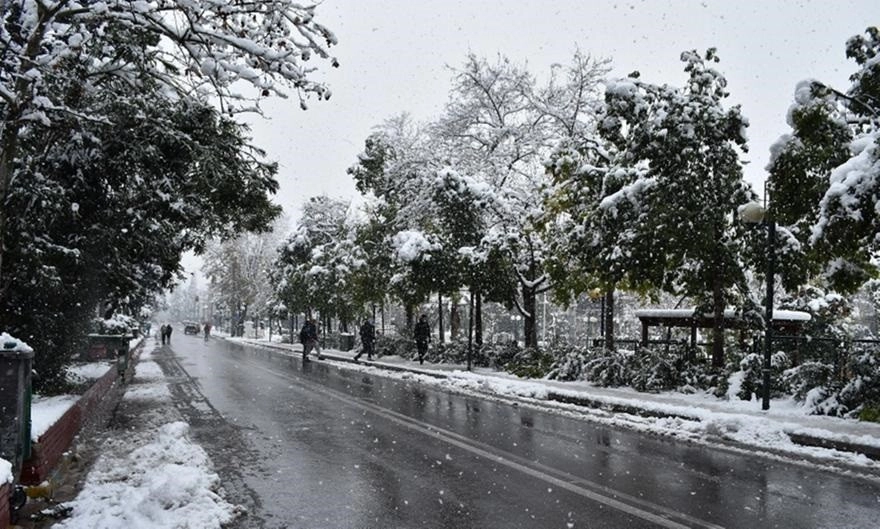 Τοπικές χιονοπτώσεις στα Βόρεια και Ανατολικά του Νομού. Πρόσκαιρο χιονόνερο ή χιόνι τις πρωινές ώρες. Δελτίο καιρού για αύριο Δευτέρα.