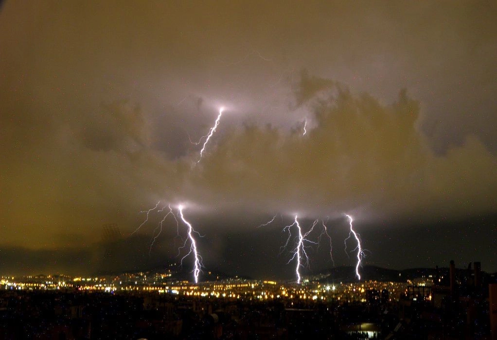 Ραγδαία επιδείνωση θα παρουσιάσει ο καιρός τις επόμενες ώρες.