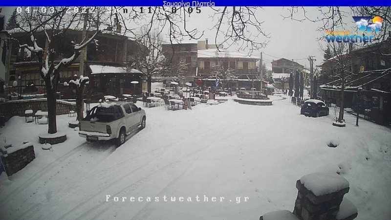 Χιονίζει στα ορεινά της Ηπείρου. Δείτε Live εικόνα από το Μέτσοβο, Σαμαρίνα, Μηλειά Μετσόβου.