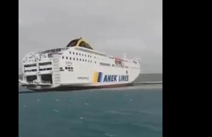  Κόπηκαν οι κάβοι του Έλυρος στο Λιμάνι της Σούδας. Δείτε το βίντεο.