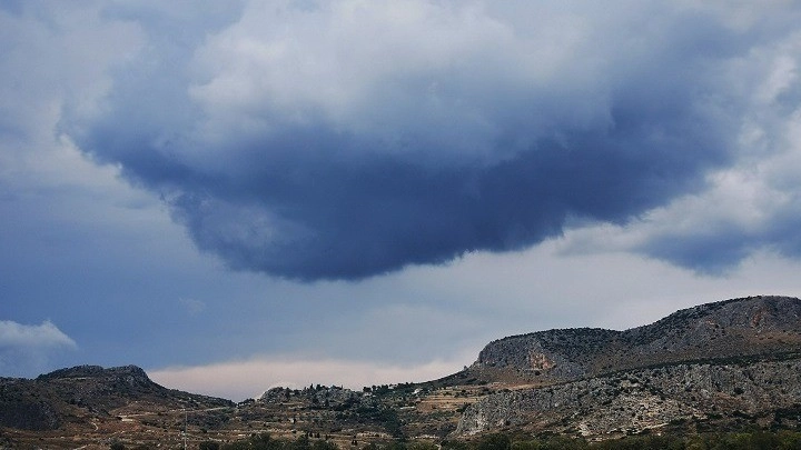 Τοπικές νεφώσεις με εκδήλωση βροχοπτώσεων στα ορεινά. Δελτίο καιρού 13/5/2022