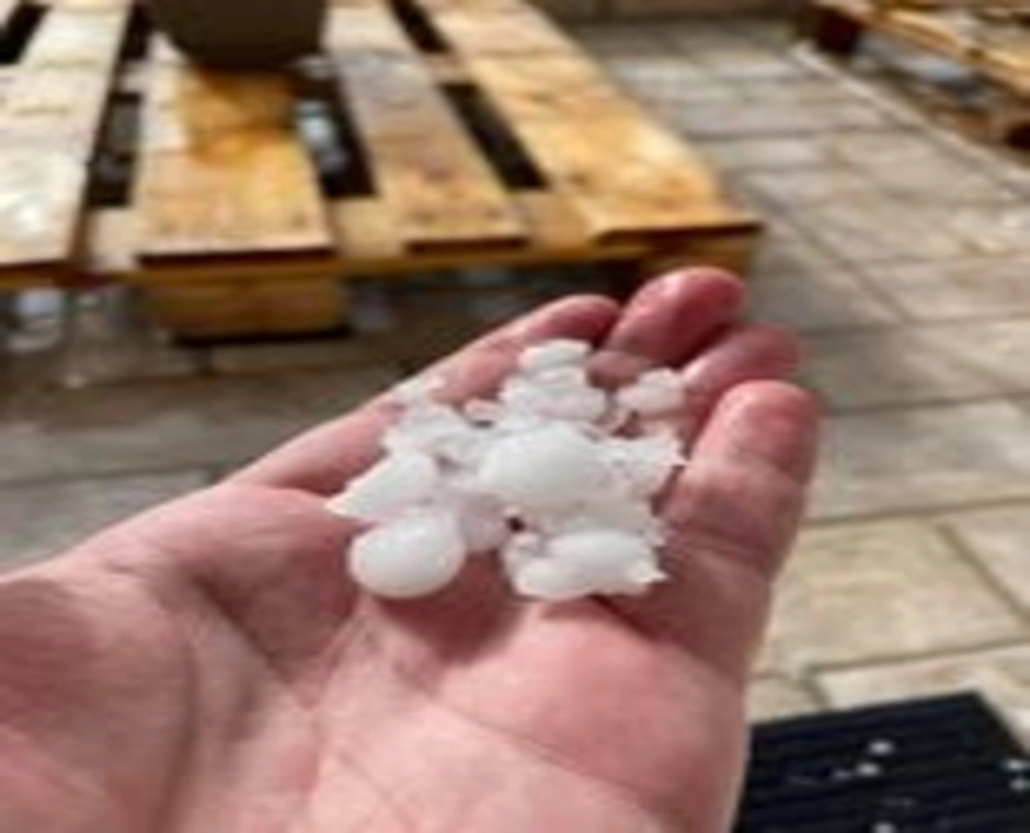 Καταστροφικό χαλάζι έπληξε την πόλη της Καστοριάς. Δείτε βίντεο