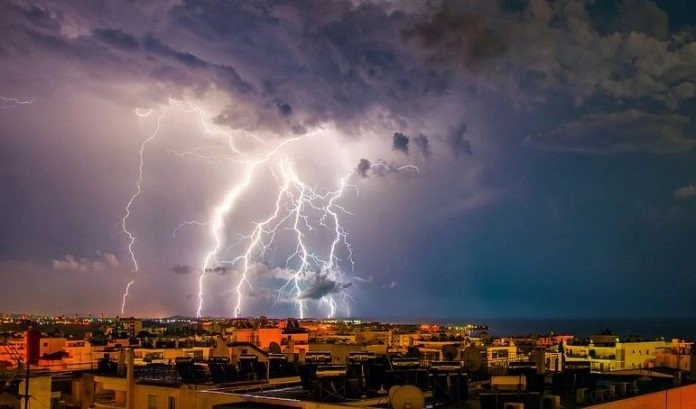 Ισχυρές καταιγίδες στη βορειοανατολική Ελλάδα αύριο Κυριακή 26-06-2.