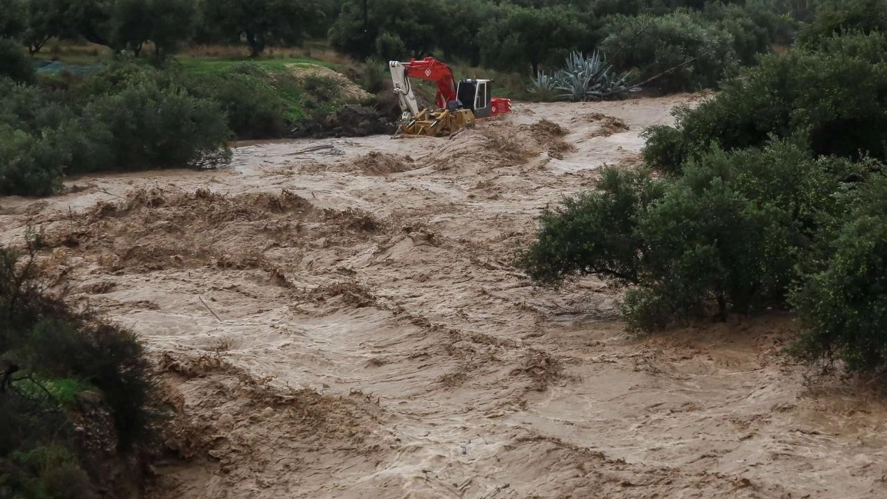 Σοβαρά πλημμυρικά φαινόμενα στην Θάσο. Δείτε εικόνες.