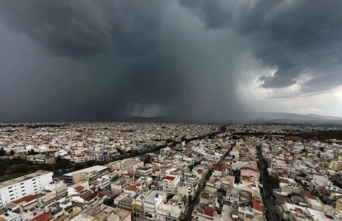 Τοπικές βροχές στα νότια και ανατολικά για αύριο Κυριακή. Δελτίο καιρού 10/7/2022.