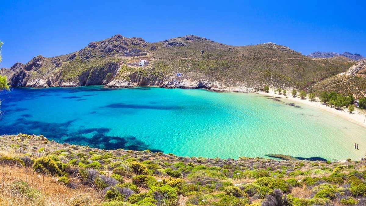 Ηλιοφάνεια υψηλές θερμοκρασίες και μελτέμι στο Αιγαίο. Δελτίο καιρού 27/7/2022.