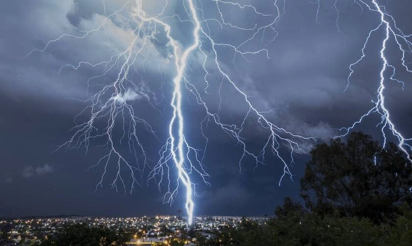 Ισχυρές βροχές και καταιγίδες αύριο 2.9.2022 Παρασκευή στην χώρα μας. Τοπικά ισχυρά φαινόμενα.