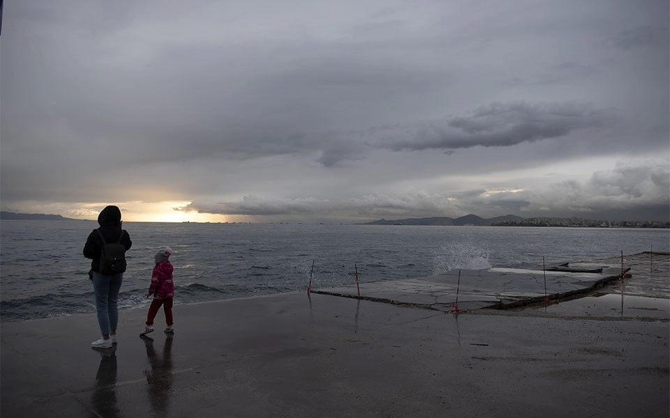 Τοπικές βροχοπτώσεις στην χώρα αύριο Δευτέρα 05-12-2022 