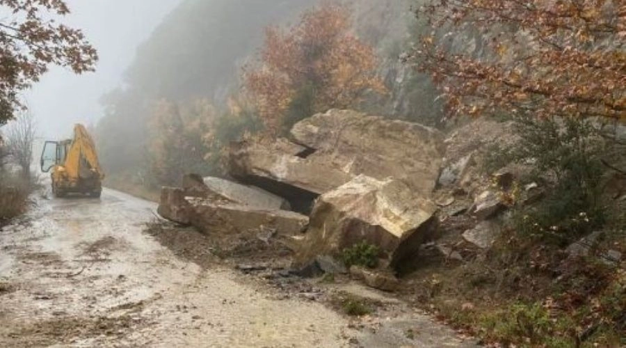 Ιωάννινα: Τα πρώτα προβλήματα από την κακοκαιρία έκαναν την εμφάνισή τους.