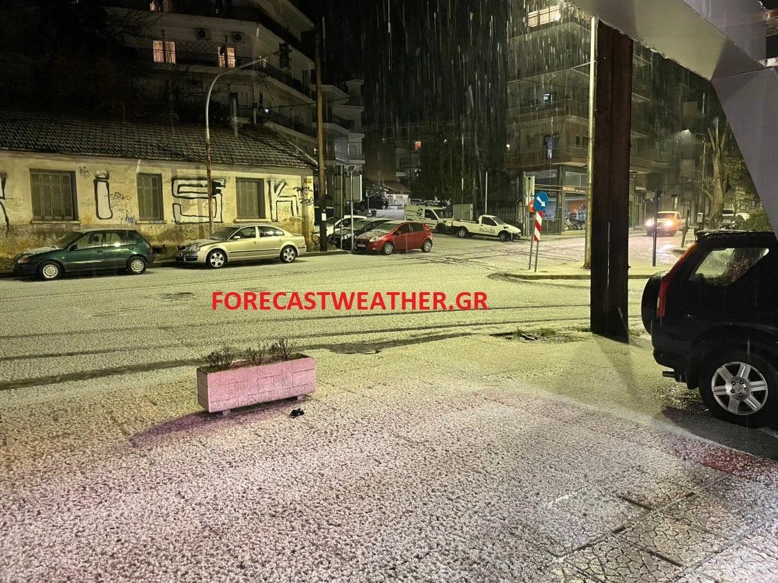 Ισχυρή χαλαζόπτωση στην πόλη της Έδεσσας.