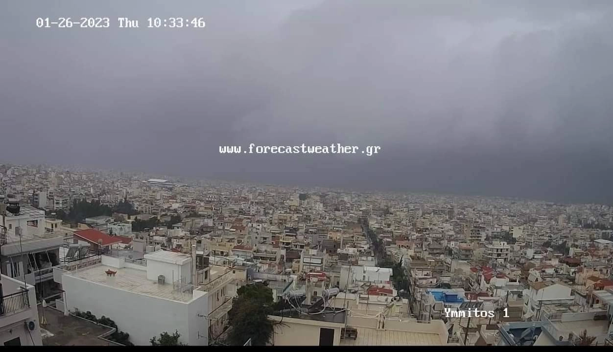 Ισχυρή καταιγίδα πλήττει την Αττική (Live εικόνα) - Πλημμυρικά φαινόμενα στην Λεωφόρο Αμφιθέας στο Παλαιό Φάληρο (video)