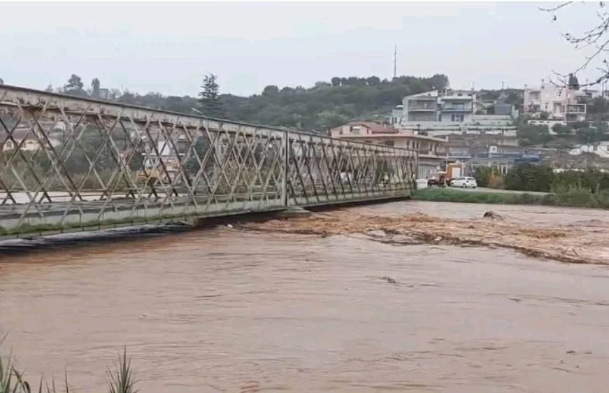 Σκάλα Λακωνίας : Ανεβαίνει επικίνδυνα η στάθμη του ποταμού Ευρώτα - Σε επιφυλακή οι αρμόδιες αρχές για ενδεχόμενη πλημμύρα