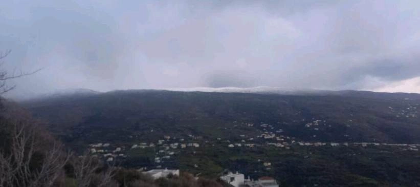 Τα πρώτα χιόνια στα ορεινά των Κυκλάδων : Χιονισμένες οι βουνοκορφές της Άνδρου