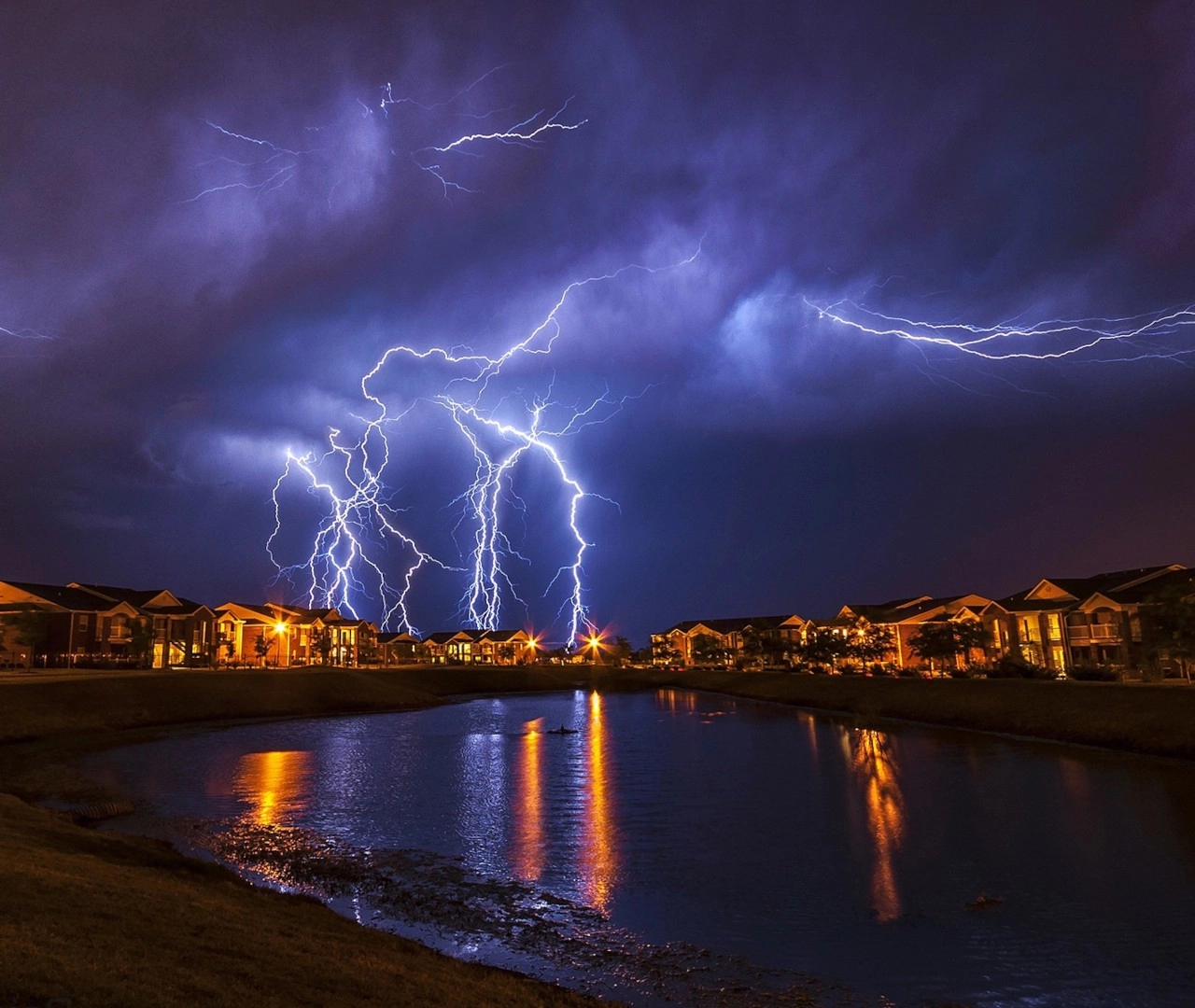 🌦️Άστατος καιρός στο μεγαλύτερο τμήμα της χώρας με ισχυρούς ανέμους στα Πελάγη την Τρίτη 04-04-23