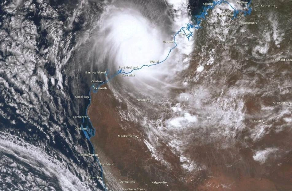Ένας από τους ισχυρότερους κυκλώνες πλησιάζει τις ακτές της Αυστραλίας με τις ριπές των ανέμων να αγγίζουν τα 315χλμ/ώρα