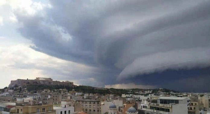 Βροχές και τοπικά έντονες καταιγίδες κυρίως τις μεσημεριανές αύριο Τετάρτη του Πάσχα. Τοπικές χαλαζοπτώσεις.