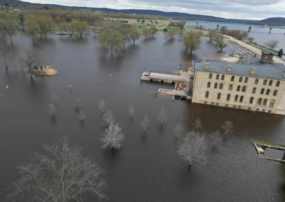 ΗΠΑ : Οι χειρότερες πλημμύρες των τελευταίων 20 ετών στο Μισισιπή από το λιώσιμο των χιονιών που έφτασαν σε ιστορικά επίπεδα