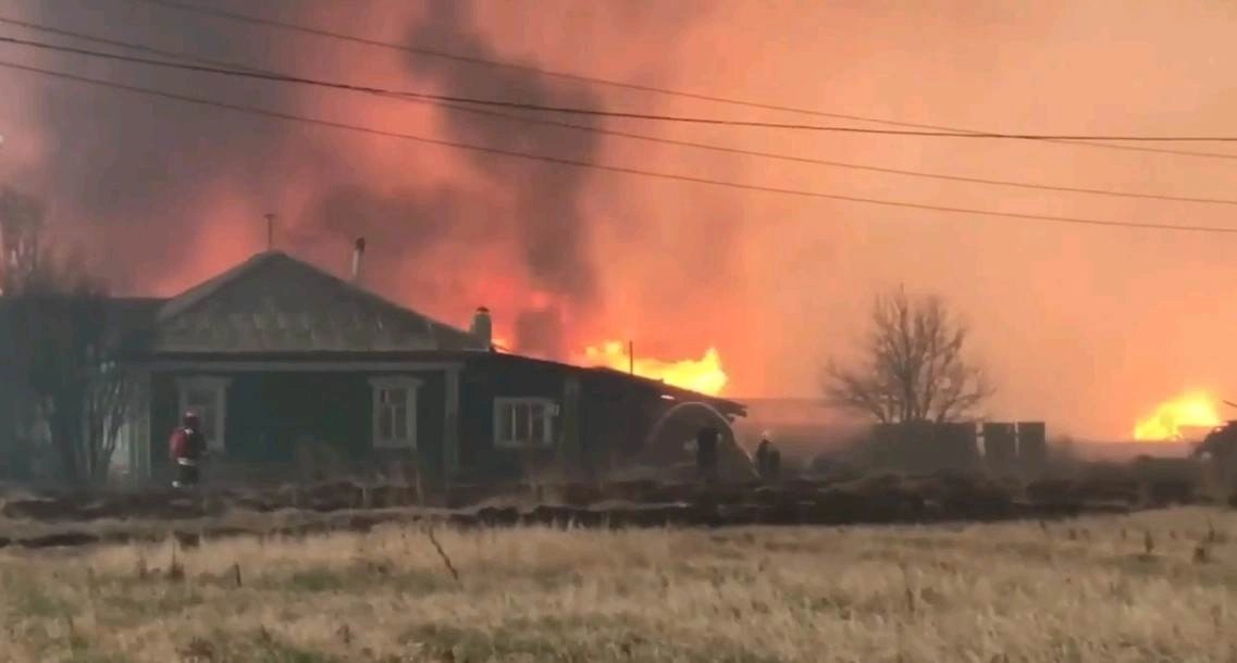 Ρωσία : Σε κατάσταση εκτάκτου ανάγκης περιοχές της χώρας από τις τεράστιες πυρκαγιές με έναν νεκρό
