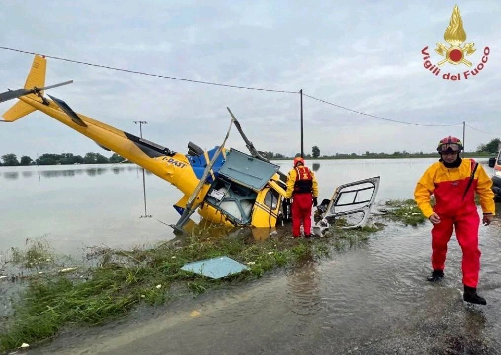 Συντριβή ελικοπτέρου διάσωσης λόγω δυσμενών καιρικών συνθηκών στην Ραβέννα της Ιταλίας : 4 τραυματίες εκ των οποίων οι δύο σοβαρά