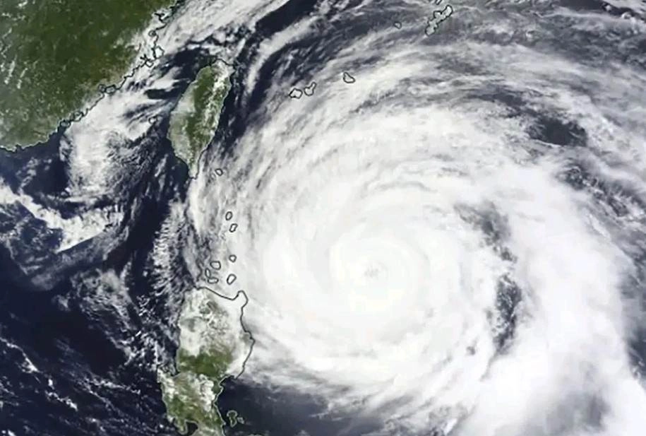 Φιλιππίνες : Αρχίζουν προληπτικά εκκενώσεις καθώς ο σούπερ τυφώνας Μαουάρ πλησιάζει απειλητικά τα βόρεια τμήματα της χώρας