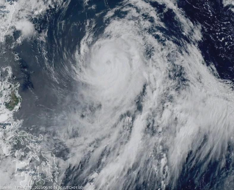 Φιλιππίνες : Μετά το ηφαίστειο Μαγιόν, ο τυφώνας Γκούτσολ απειλεί τους χιλιάδες ανθρώπους που εγκαταλείπουν τα σπίτια τους 