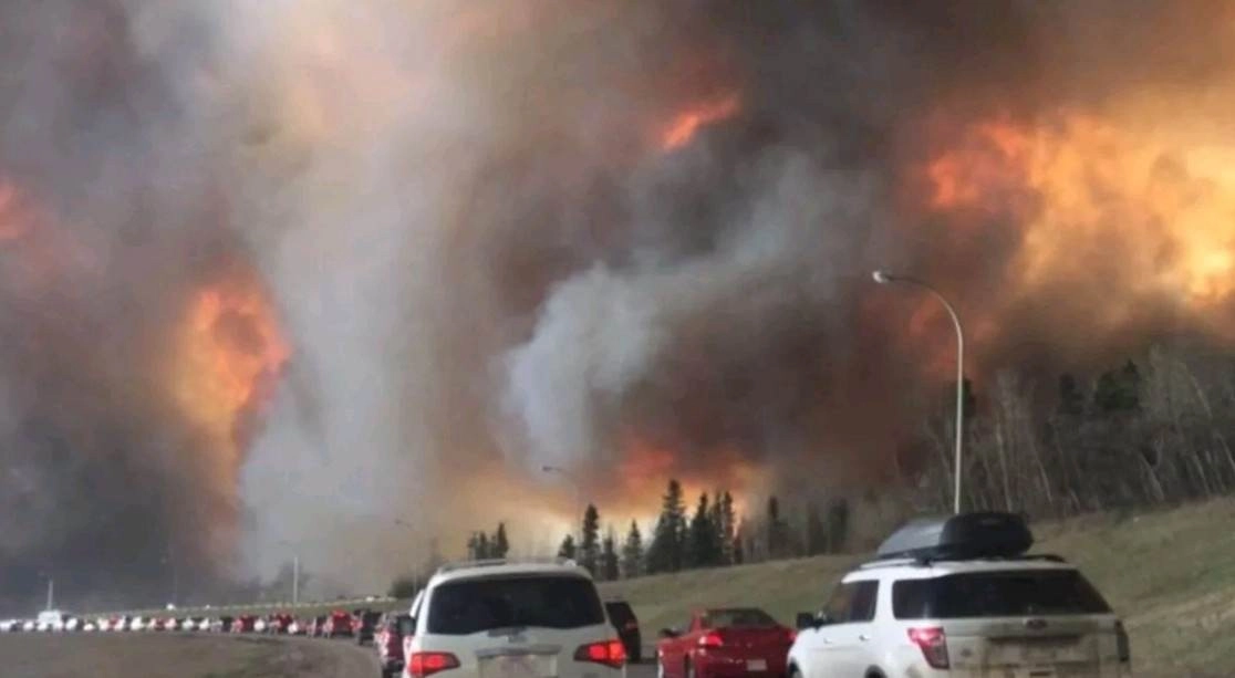 Καναδάς : Έξι εκατομμύρια εκτάρια δάσους έχουν γίνει στάχτη από τον Ιανουάριο μέχρι σήμερα κάνοντας επικίνδυνη την ποιότητα του αέρα